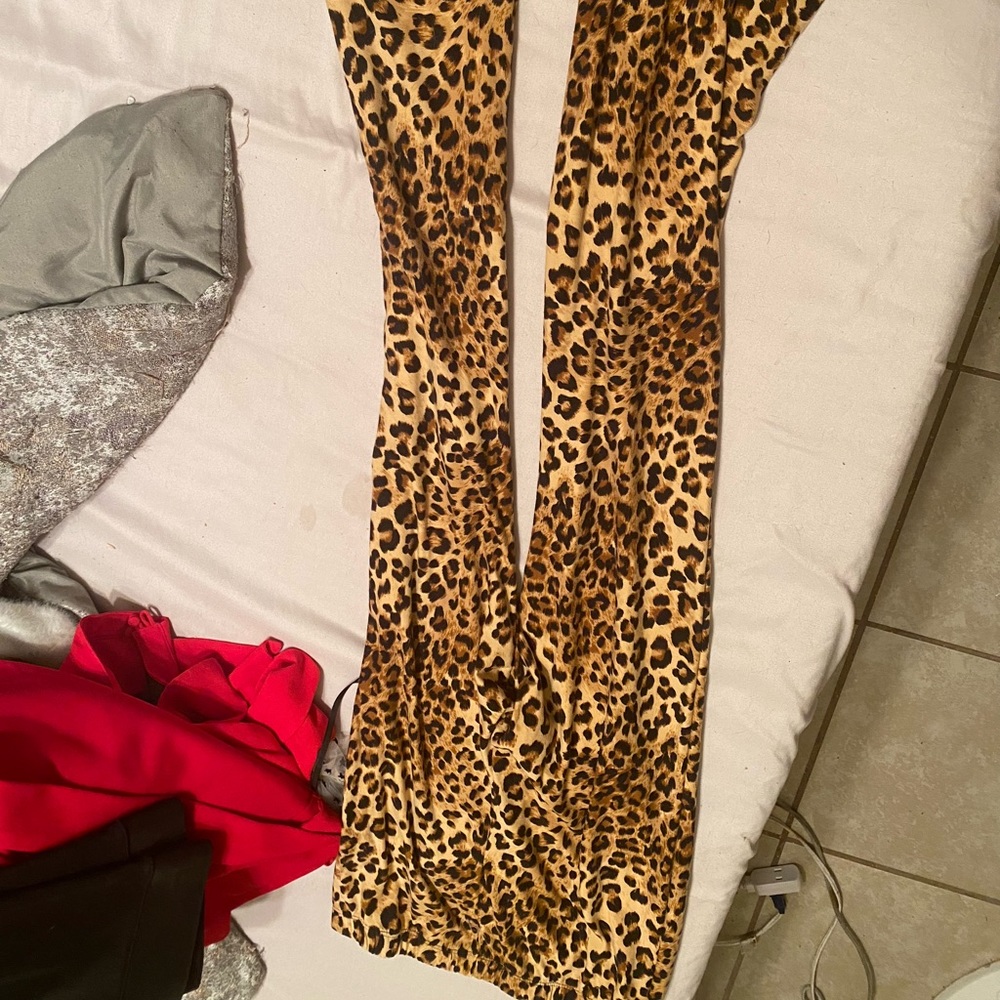 Very cute and comfy stretchy pants.